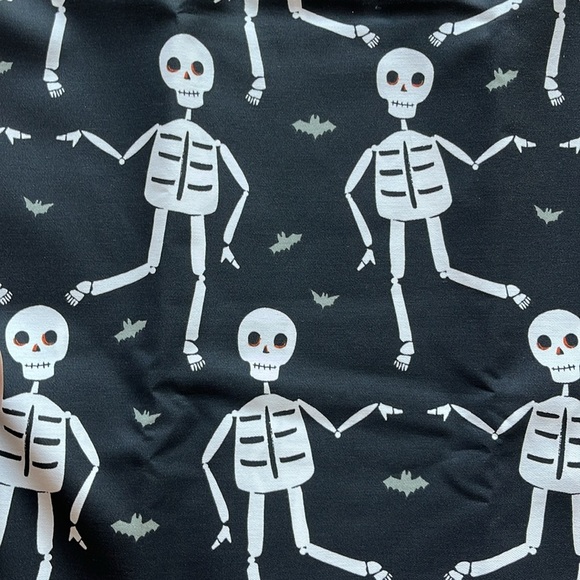 🆕 HYDE and EEK Halloween Glow-in-the-Dark Skeleton Shower Curtain Black - Picture 3 of 6